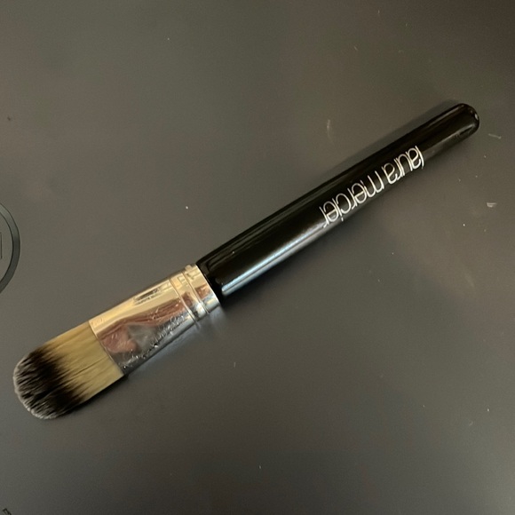 laura mercier Other - Laura Mercier Crème Cheek Color Brush